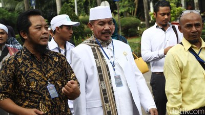 Saksi, Kuasa Hukum, Hingga Kakak Angkat di Sidang Ahok