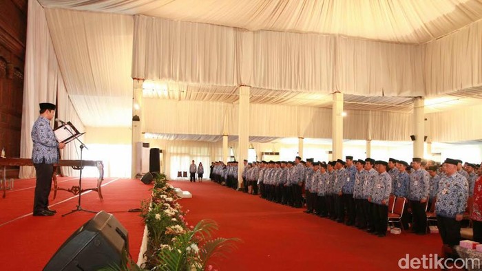 Wali Kota Semarang Ingatkan 2.155 ASN Tidak Sombong Setelah Dilantik