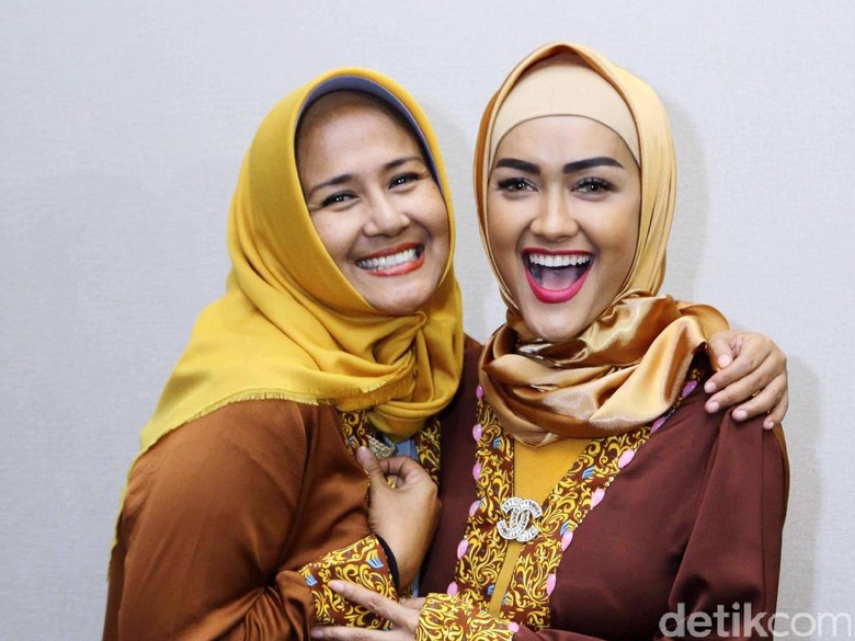 Sama-sama Berjuang Karena Kanker, Ria Irawan Belum Melayat Jupe Sama-sama Berjuang Karena Kanker, Ria Irawan Belum Melayat Jupe