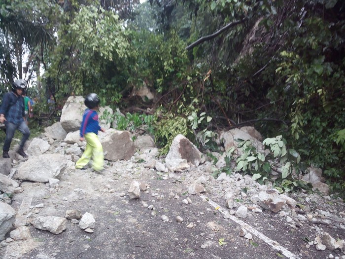 Longsor dan Pohon Tumbang Terjadi di Jalur Wisata Medan-Berastagi