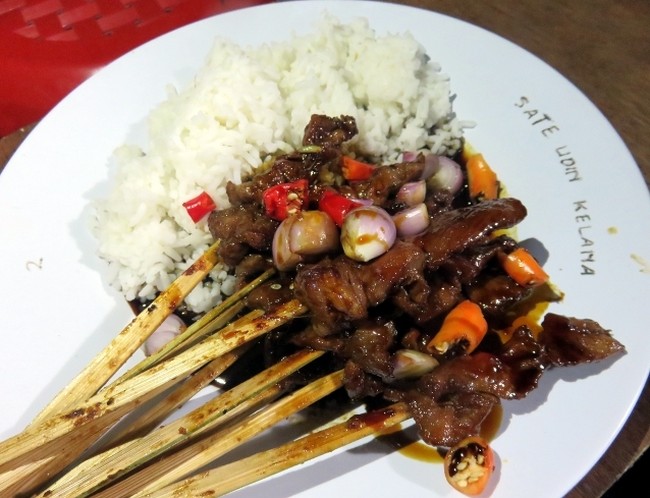 Enaknya Malam Ini Makan Sate Ayam dan Kambing di Kawasan Blok M