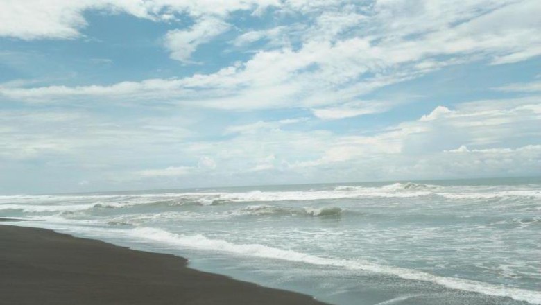 Pantai Goa Cemara Pantai di Yogya