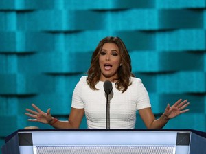 Eva Longoria Akan Pandu Pemilihan Pemain Terbaik FIFA