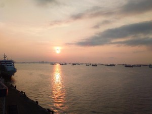 Daya Tarik Surabaya North Quay, Sunset Point di Tepi Pelabuhan Tanjung Perak