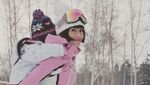 Mesranya Dian Sastro Bersama Suami di Jepang