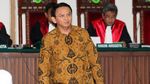 Senyum Semringah Ahok di Sidang Awal 2017