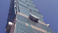 Taipei 101 merupakan pusat bisnis dan perkantoran paling prestisius di Taiwan. Gedung berlantai 101 buah ini dikenal juga dengan nama Taipei World Financial Center (Wahyu/detikTravel)