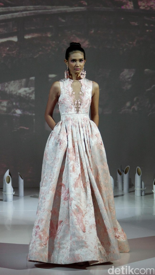 Koleksi Danny Satriadi di IPMI Trend Show 2017. The Hall Lt. 8, Senayan City. Jakarta. [Foto: Mohammad Abduh/Wolipop]