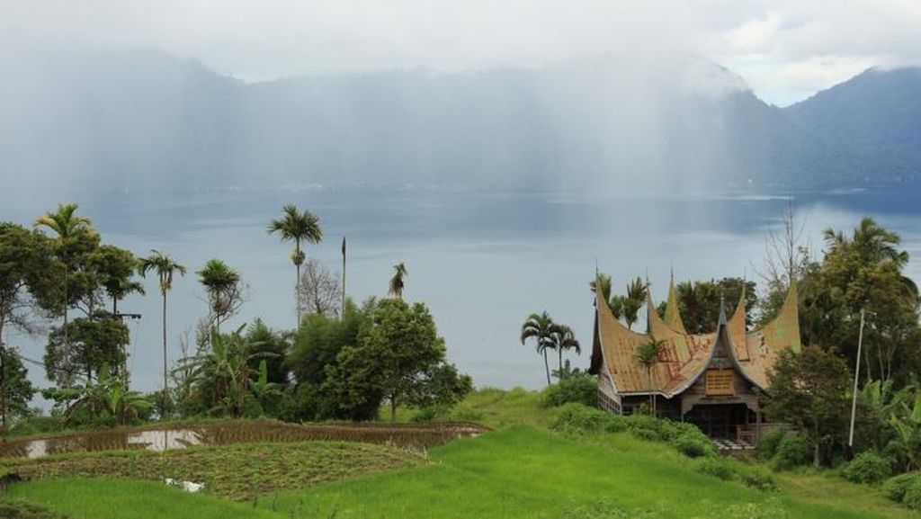 Danau Maninjau, Objek Wisata yang Terbentuk dari Letusan Gunung