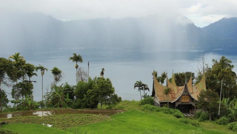 Danau Maninjau Danau di Sumatera Barat