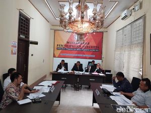 Bawaslu Banten Gelar Sidang Gugatan atas Cawagub Andika