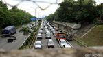 Imbas Sidang Ahok di Gedung Mentan, Tol JORR Macet Panjang