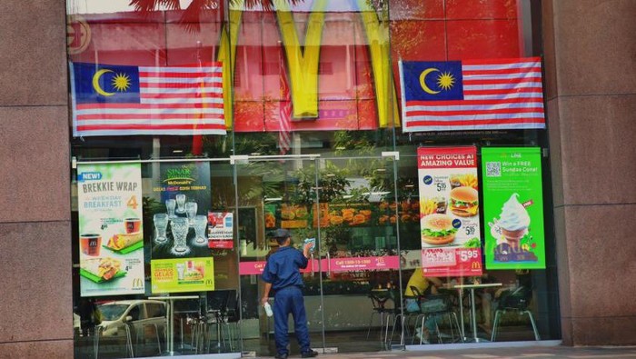 cake halal di mcdonalds malaysia