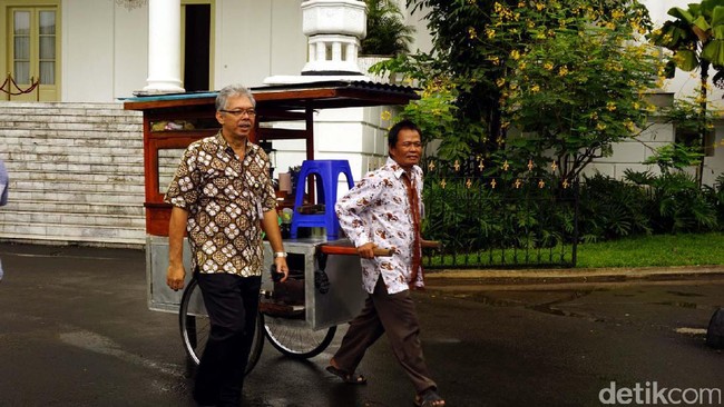 Kisah Hidangan Kaki Lima Masuk Rapat Kabinet