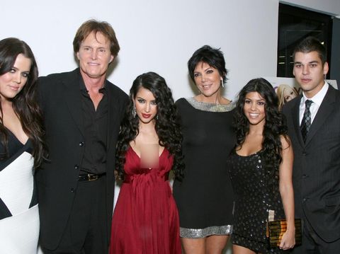 Kim Kardashian Bersaudara Dituntut Bos Perusahaan Kecantikan Rp 426 Miliar