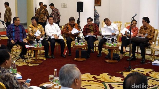 Suasana sidang kabinet paripurna perdana di tahun 2017