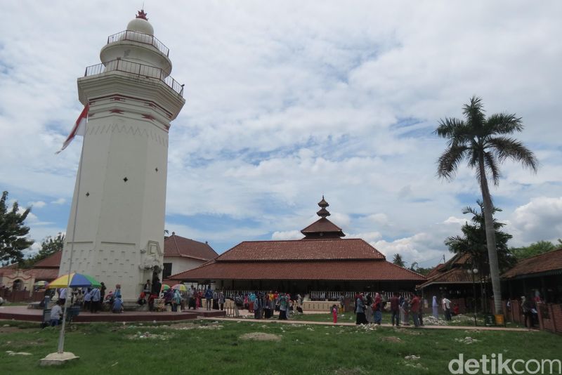 Masjid Agung Banten yang bersejarah di Banten Lama