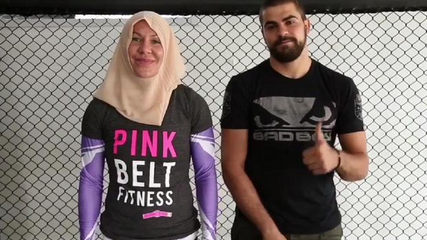 Video: Ketika Petarung Wanita Terbaik Dunia Bertinju Pakai Hijab