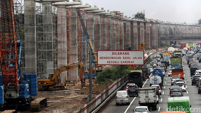 Saat LRT dan Kereta Cepat Mengalah Demi Kemacetan di Cikampek