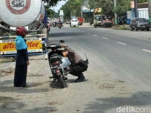 Polisi di Rembang Ternyata Jago Servis Motor
