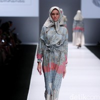 Koleksi Ria Miranda for Blibli.com mengusung tema Foresta di Jakarta Fashion Week 2017. Senayan City. Jakarta. [Foto: Mohammad Abduh/Wolipop]