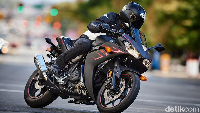 Yamaha YZF-R3 diklaim akan menawarkan performa Yamaha R-Series Superbike performance. Dan dibanderol mulai US$ 4.999.
