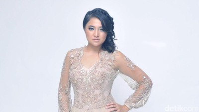 Intip Marshanda Garap Video Klip Sienna, Yuk!