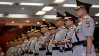 Enam Kapolda yang dilantik antara lain Kapolda Jawa Timur Irjen Machfud Arifin, Kapolda Bali Irjen Petrus R Golose, Kapolda Nusa Tenggara Timur Brigjen Agung Sabar Santoso, Kapolda Sulawesi Utara Brigjen Andap Budi Revianto, Kapolda Sumatera Barat Brigjen Fakhrizal, dan Kapolda Kalimantan Tengah Brigjen Anang Revandoko.