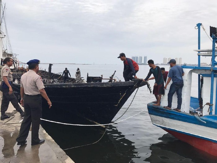 Cerita Tim Oranye yang Pertama Kali Evakuasi Korban KM Zahro