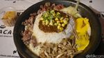 Gurih Hangat, Nasi Hot Plate Kari dengan Lelehan Keju Mozarella