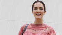 Di sela kesibukan, Cathy sepertinya masih sempat merawat diri. Foto: Ismail/detikHOT