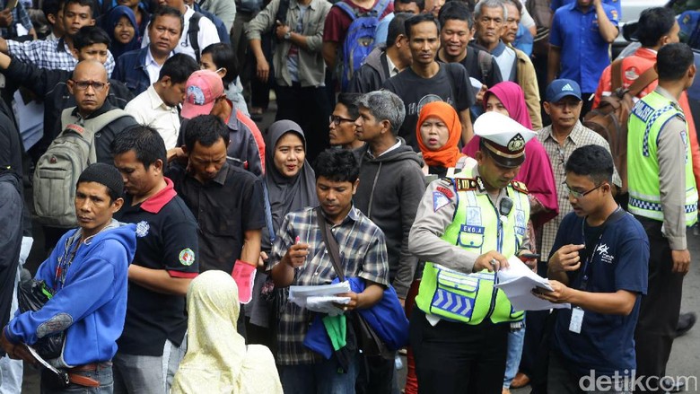 Tok! MA Batalkan Sebagian Kenaikan Tarif Pengurusan STNK Tok! MA Batalkan Sebagian Kenaikan Tarif Pengurusan STNK