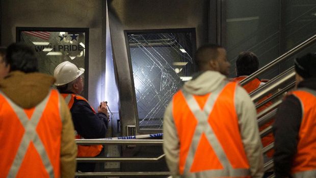 Penyebab Anjloknya Kereta Komuter di Brooklyn Masih Diselidiki