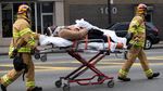 Evakuasi Korban Kecelakaan Kereta Api di New York