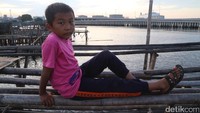 Bagi anak-anak ini, bahagia itu sederhana, tidak rumit dan apa adanya.