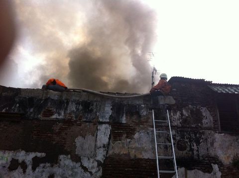  Kebakaran rumah di Jl Kwini VIII, Jakpus, Kamis (5/1/2017)