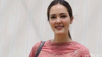 Cathy Sharon juga tak ketinggalan saat ada aktivitas bareng selebriti di Rumah Lembang. Foto: Ismail/detikHOT