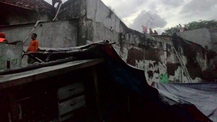 2 Rumah di Senen Terbakar, Penyebab Diduga Korsleting AC