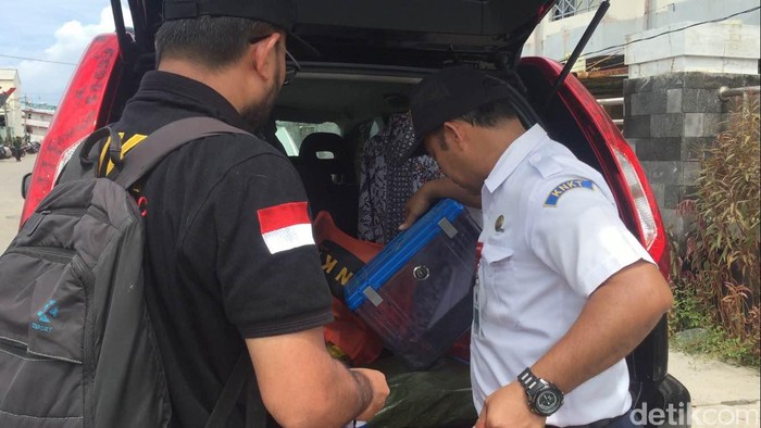 Usai Olah TKP KM Zahro, Tim Puslabfor Bawa Puing dan Kabel