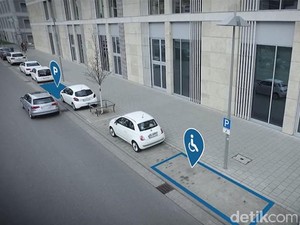 Mobil Pintar Bosch Otomatis Bisa Cari Parkir Sendiri