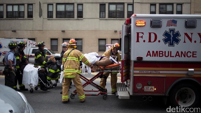 Kecelakaan Kereta Api di New York, Lebih dari 100 Orang Terluka