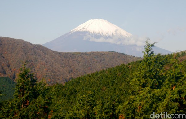 Gunung Fuji adalah gunung api yang masih aktif lho.  (Kurnia/detikTravel)