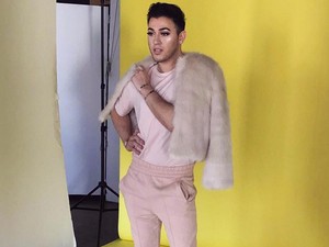 Tren Pria Jadi Model Produk Kosmetik, Bentuk Kebebasan Berekspresi?