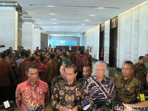 Jokowi: Jangan Menuntut Dulu, Pak Mentan Baru Kerja 2 Tahun