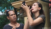 Ini penampilan Luna saat jumpa pers film itu di kawasan Blok M Square, Jakarta Selatan, Kamis, (5/1/2017). Foto: Ismail/detikHOT