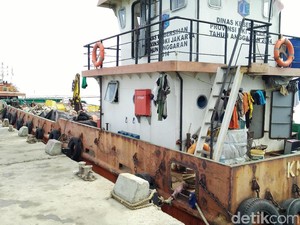 Aksi Heroik Pasukan Oranye Saat Evakuasi Korban KM Zahro Express