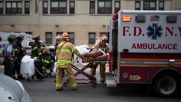 Penyebab Anjloknya Kereta Komuter di Brooklyn Masih Diselidiki