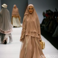 Koleksi terbaru Si.Se.Sa bertajuk Pret-a-PorTea di Jakarta Fashion Week 2017. Senayan City. Jakarta. [Foto: Mohammad Abduh/Wolipop]