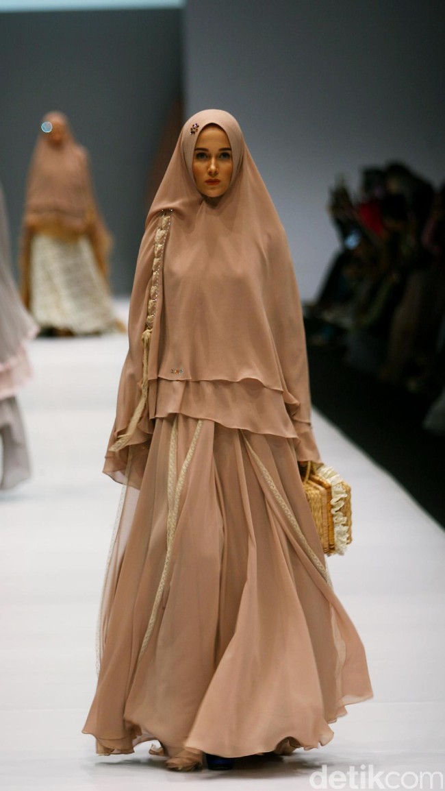 Koleksi terbaru Si.Se.Sa bertajuk Pret-a-PorTea di Jakarta Fashion Week 2017. Senayan City. Jakarta. [Foto: Mohammad Abduh/Wolipop]