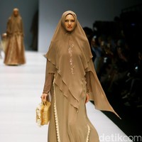 Koleksi terbaru Si.Se.Sa bertajuk Pret-a-PorTea di Jakarta Fashion Week 2017. Senayan City. Jakarta. [Foto: Mohammad Abduh/Wolipop]